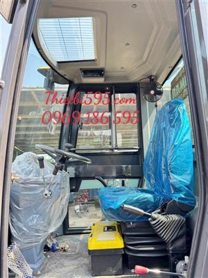 MÁY XÚC LẬT CÀNG NÂNG LM948Q