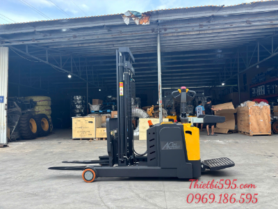 Xe Nâng Đứng lái Sức Nâng 2 Tấn