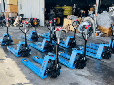 Sản phẩm mới - xe nâng điện dắt tay dành cho kho xưởng 