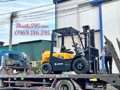 BÀN GIAO XE NÂNG LIUGONG E30 – SỨC NÂNG 3 TẤN CHO KHÁCH HÀNG