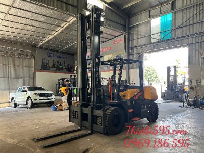XE NÂNG DẦU LIUGONG E70 SỨC NÂNG 7 TẤN, YUCHAI 92KW