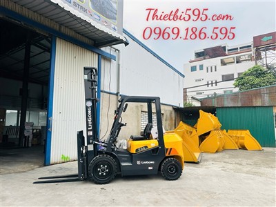 XE NÂNG DẦU LIUGONG E30 THÁP 4,5M, LỐP ĐẶC, DỊCH CÀNG, DỊCH GIÁ