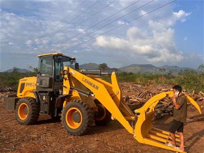 Máy xúc lật LEHMAN ZL946GT kẹp gỗ