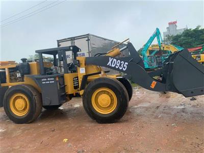 MÁY XÚC LẬT CHUI HẦM XIANDAI XD935