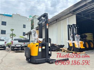 Xe nâng điện đứng lái