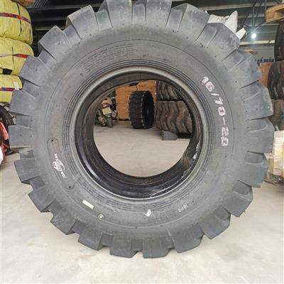 Lốp máy xúc lật 16/70-20 