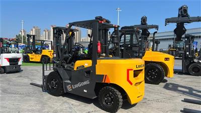 XE NÂNG LIUGONG E50 SỨC NÂNG 5 TẤN