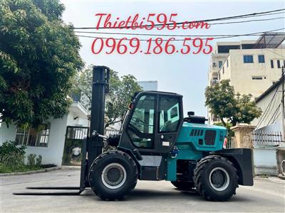 Xe nâng địa hình 3,5 tấn