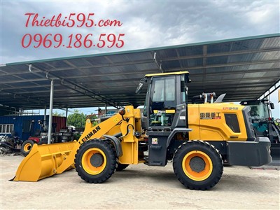 MÁY XÚC LẬT LEHMAN LM948 